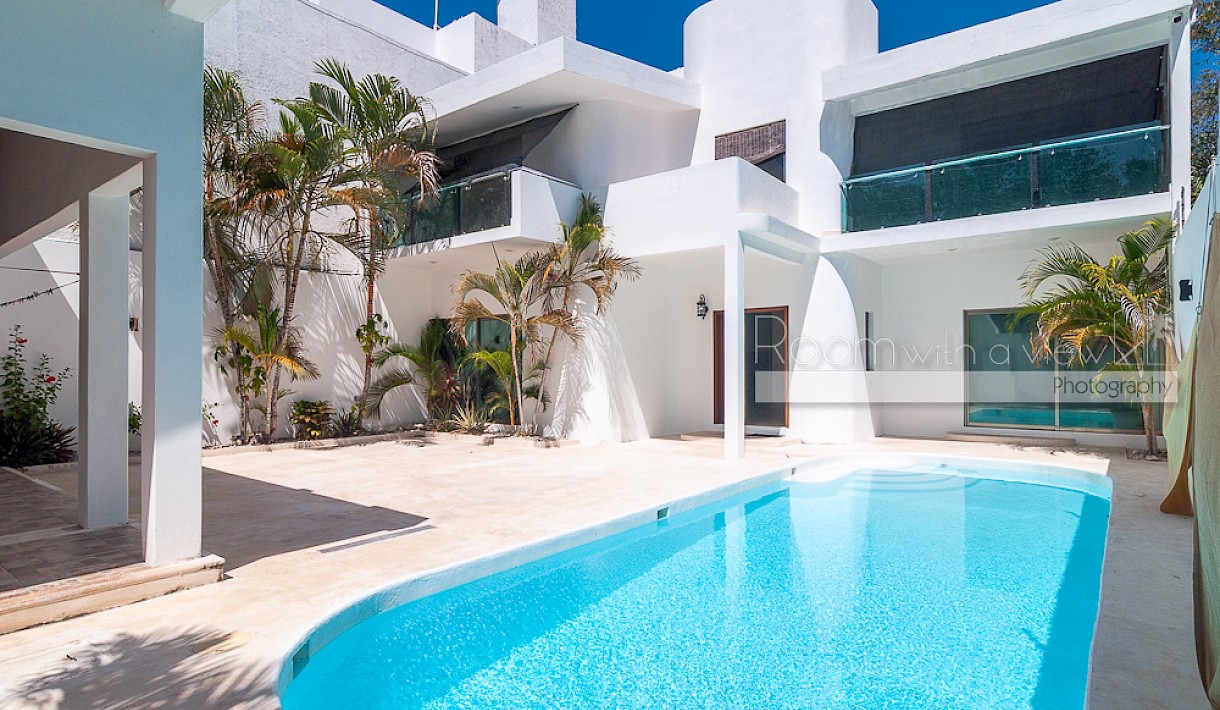 Playa Del Carmen Real Estate Listing | Casa Los Almendros