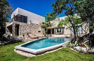 Akumal Real Estate Listing | La Grieta Luxury Villa for Sale in Akumal | Yalku Architectural Estate