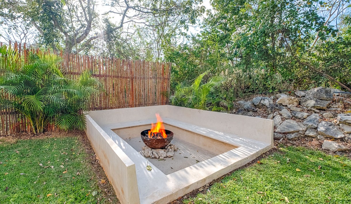 Puerto Aventuras Real Estate Listing | Turnkey 2BR with Direct Pool Access