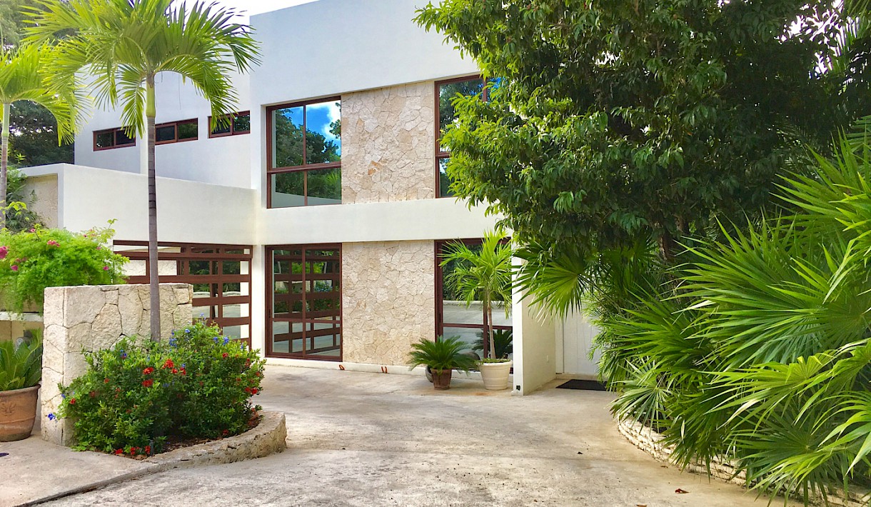 Bahía Principe Real Estate Listing | Villa de Golf Bahía Principe