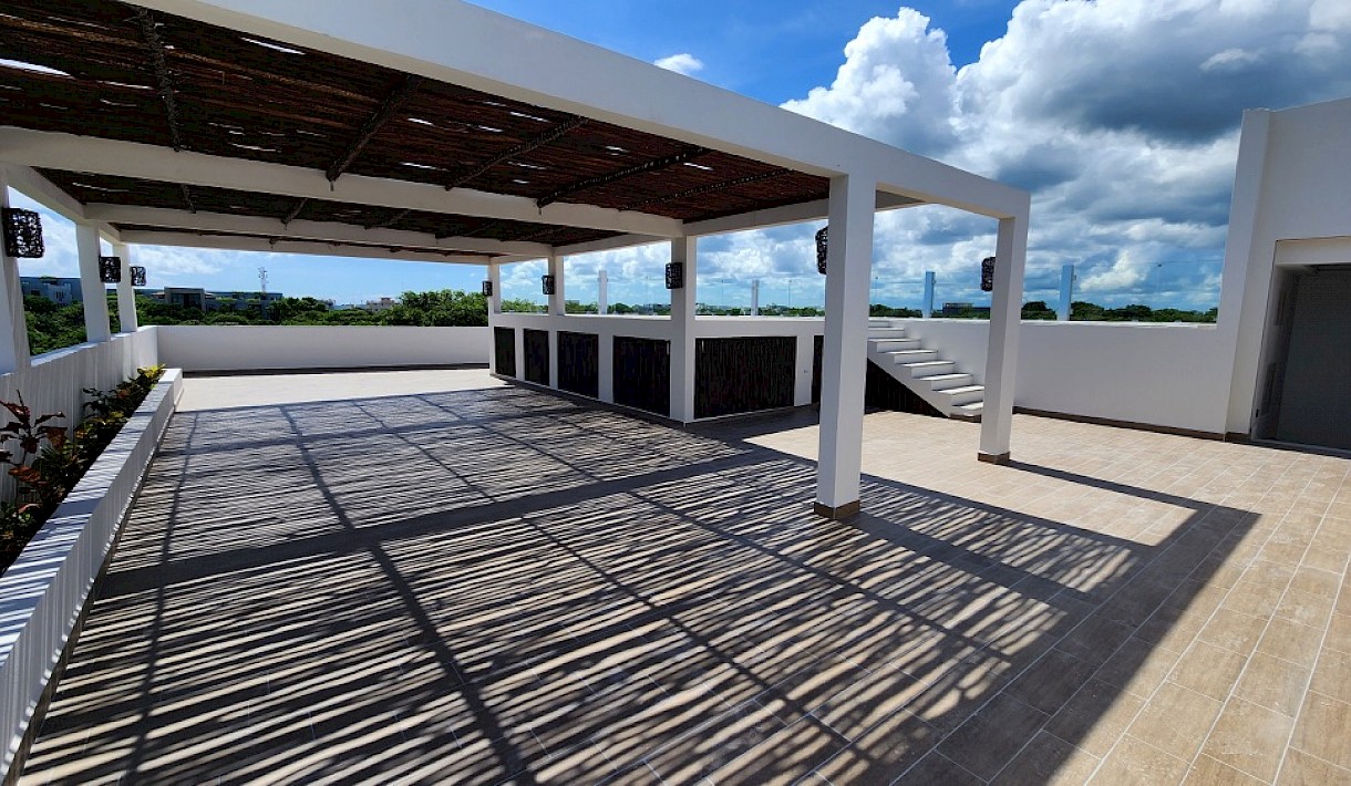 Playa Del Carmen Real Estate Listing | Quincesur Condominiums 1 bed PH